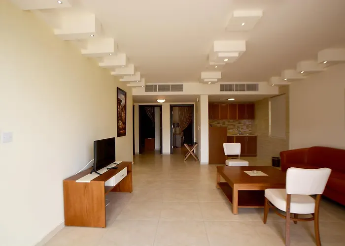 Public Security Hotel & Chalets